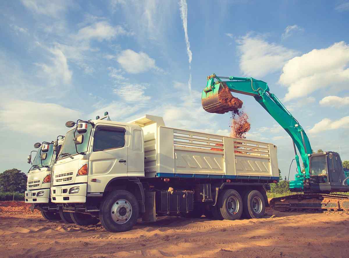 https://melaistransport.ca/wp-content/uploads/2017/08/inner_big_trucks_03.jpg
