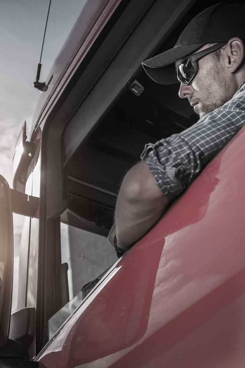 https://melaistransport.ca/wp-content/uploads/2017/08/inner_big_trucks_05.jpg