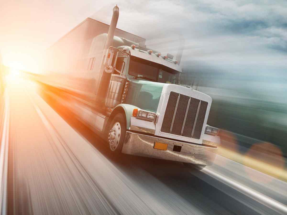 https://melaistransport.ca/wp-content/uploads/2017/08/inner_big_trucks_08.jpg